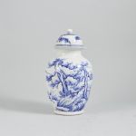 1418 8316 VASE AND COVER